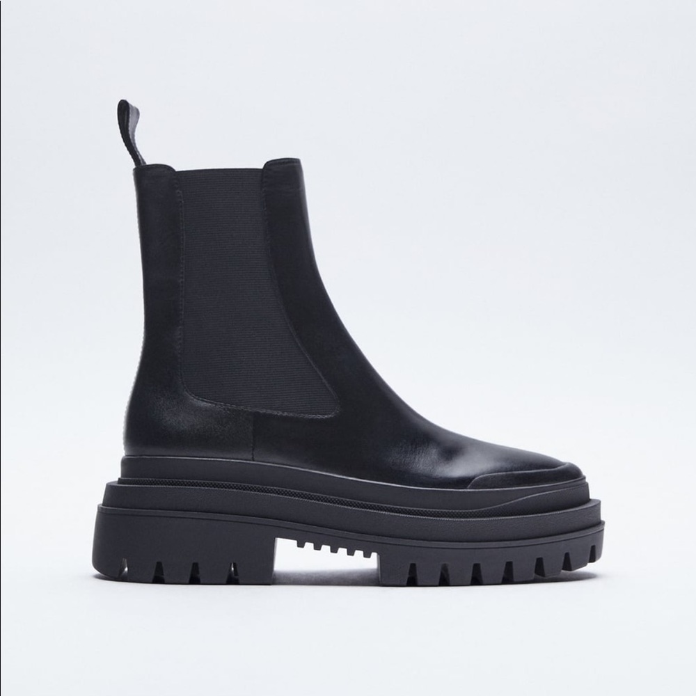 🔥Final sale🔥Zara low heeled lug sole ankle boots